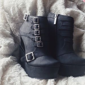 Michael Antonio Wedge Heels Black